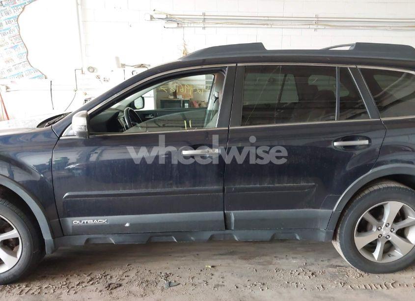 Photo 14 of 2014 Subaru Outback 2.5I LIMITED (VIN 4S4BRCPC1E3263809)