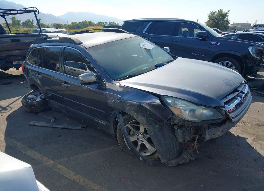 2014 Subaru Outback 2.5I LIMITED (VIN 4S4BRCPC4E3228245) main photo
