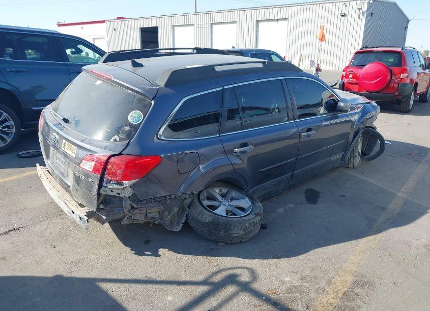 Photo 4 of 2014 Subaru Outback 2.5I LIMITED (VIN 4S4BRCPC4E3228245)
