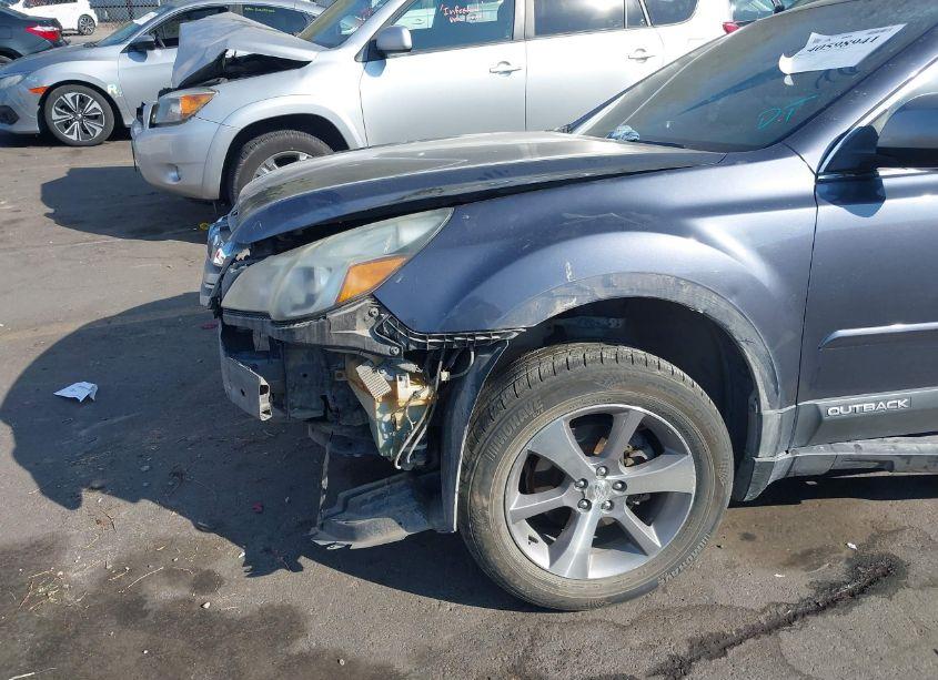 Photo 6 of 2014 Subaru Outback 2.5I LIMITED (VIN 4S4BRCPC4E3228245)