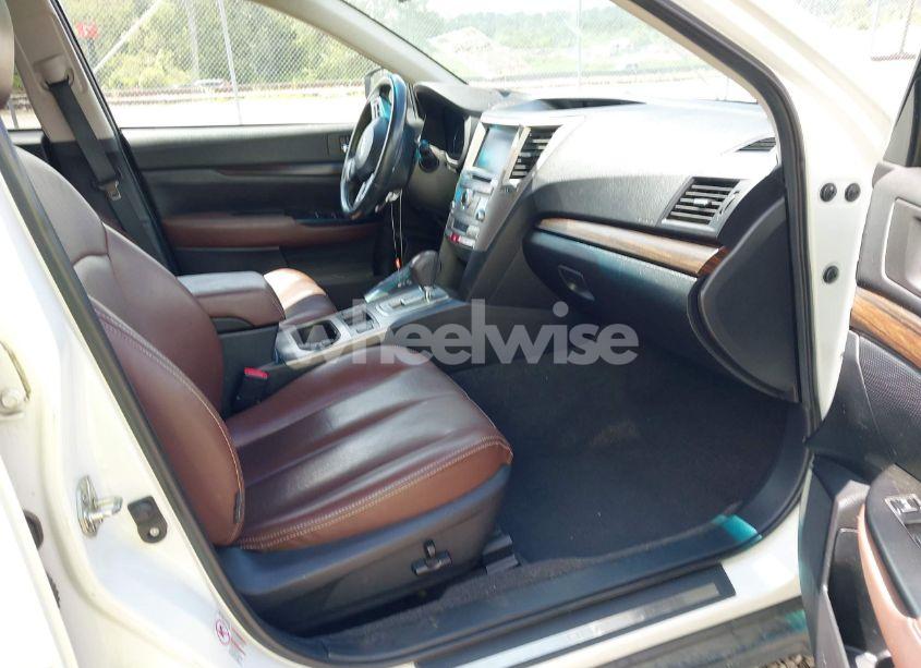 Photo 5 of 2014 Subaru Outback 2.5I LIMITED (VIN 4S4BRCPC6E3299365)