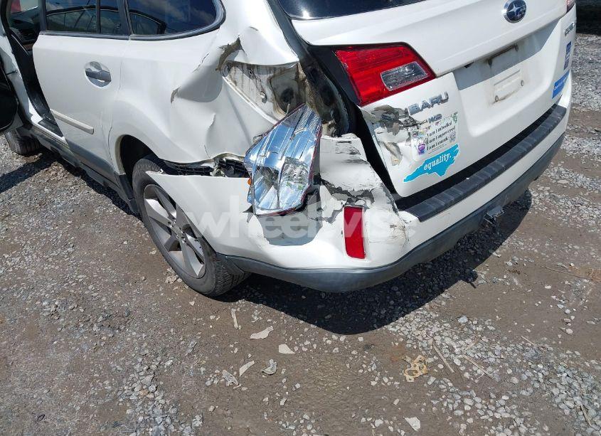 Photo 6 of 2014 Subaru Outback 2.5I LIMITED (VIN 4S4BRCPC6E3299365)