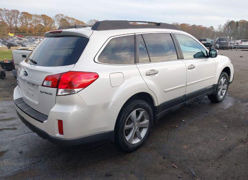 Photo 4 of 2014 Subaru Outback 2.5I LIMITED (VIN 4S4BRCPC9E3280227)