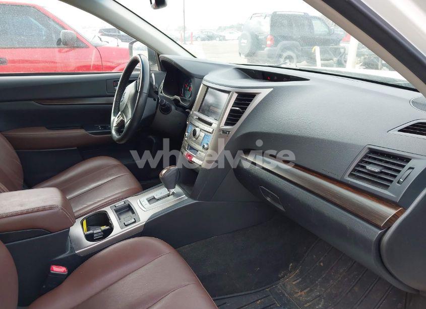 Photo 5 of 2013 Subaru Outback 2.5I LIMITED (VIN 4S4BRCSCXD3318943)