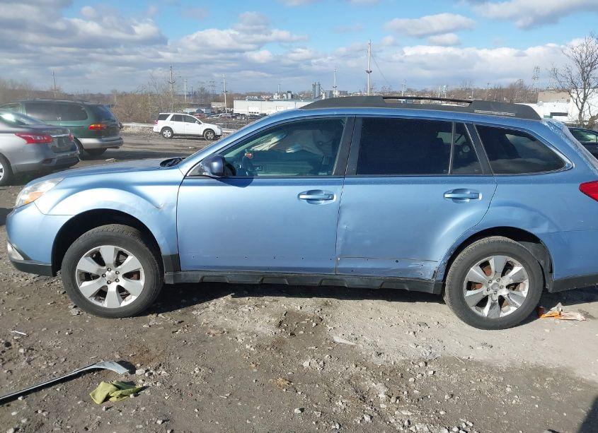 Photo 13 of 2011 Subaru Outback 3.6R PREMIUM (VIN 4S4BRDCC1B2411552)
