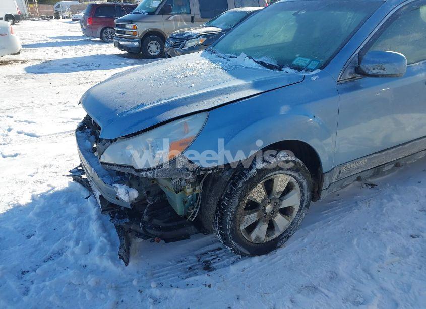 Photo 13 of 2011 Subaru Outback 3.6R PREMIUM (VIN 4S4BRDGC0B2347076)