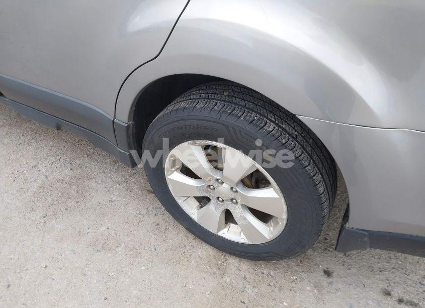 Photo 17 of 2010 Subaru Outback 3.6R LIMITED (VIN 4S4BRDJC1A2323764)