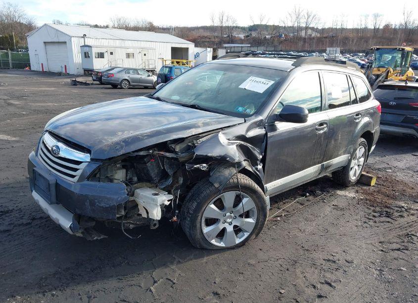 Photo 2 of 2011 Subaru Outback 3.6R LIMITED (VIN 4S4BRDJC2B2401695)