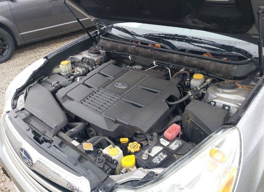 Photo 10 of 2010 Subaru Outback 3.6R LIMITED (VIN 4S4BRDKC0A2314942)