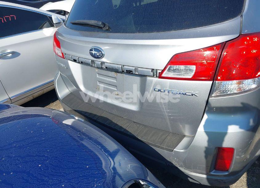 Photo 17 of 2010 Subaru Outback 3.6R LIMITED (VIN 4S4BRDKC0A2348847)