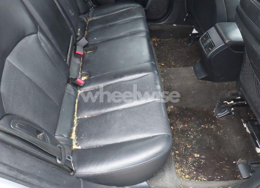 Photo 8 of 2013 Subaru Outback 3.6R LIMITED (VIN 4S4BRDKC1D2289750)