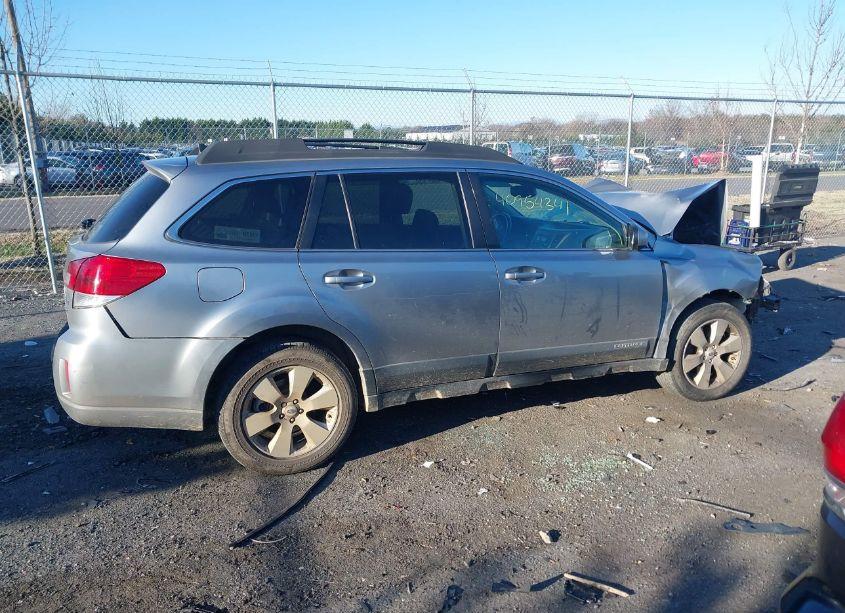 Photo 13 of 2011 Subaru Outback 3.6R LIMITED (VIN 4S4BRDKC3B2440911)