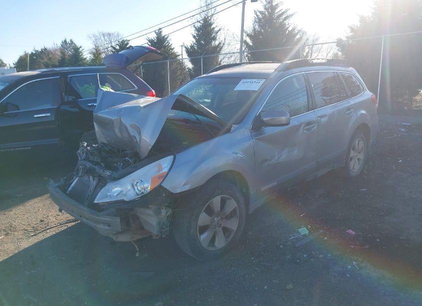 Photo 2 of 2011 Subaru Outback 3.6R LIMITED (VIN 4S4BRDKC3B2440911)