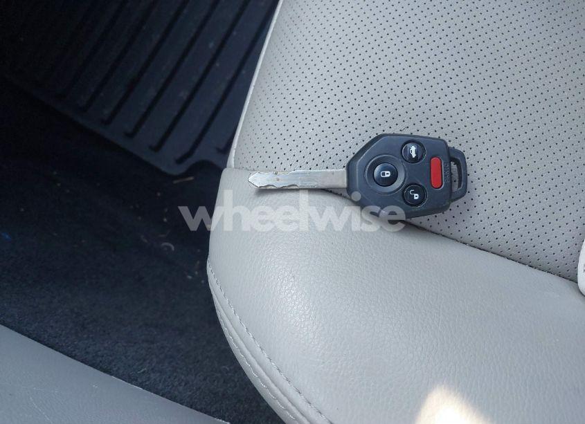 Photo 11 of 2013 Subaru Outback 3.6R LIMITED (VIN 4S4BRDKC3D2274764)