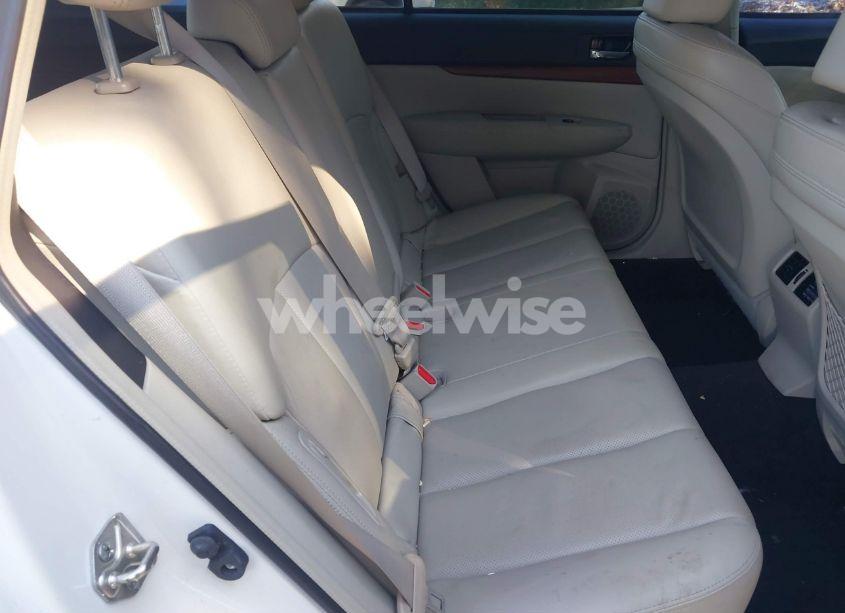 Photo 8 of 2013 Subaru Outback 3.6R LIMITED (VIN 4S4BRDKC3D2274764)