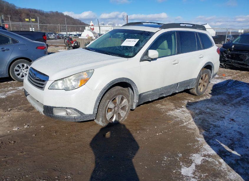 Photo 2 of 2011 Subaru Outback 3.6R LIMITED (VIN 4S4BRDKC4B2354457)