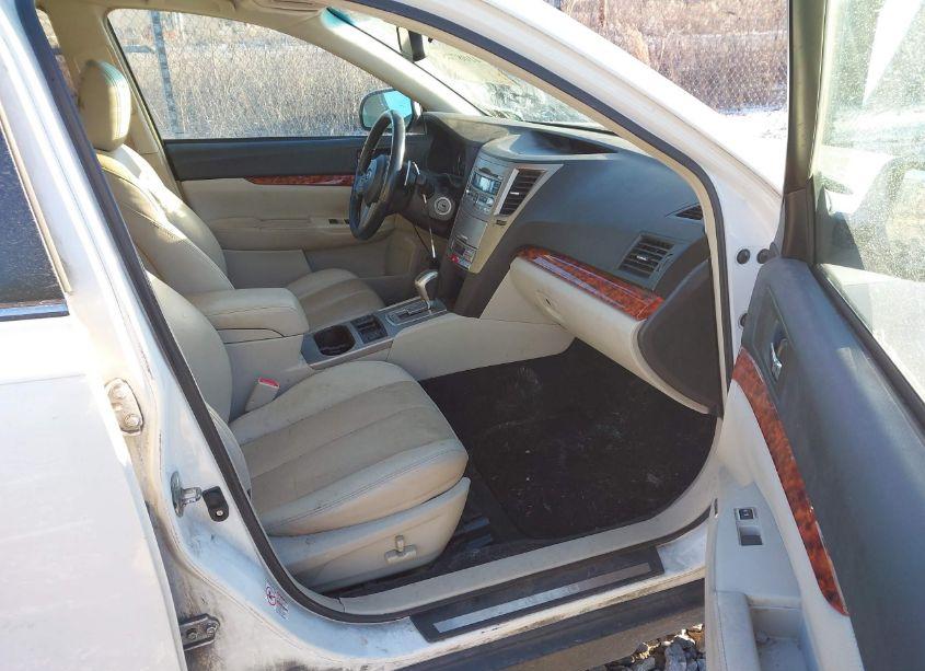 Photo 5 of 2011 Subaru Outback 3.6R LIMITED (VIN 4S4BRDKC4B2354457)