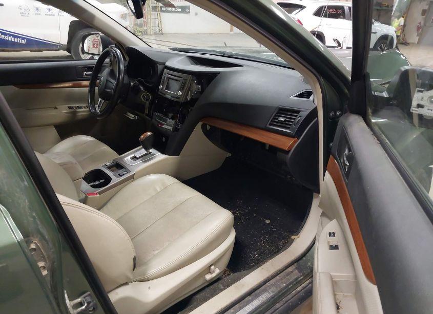 Photo 5 of 2013 Subaru Outback 3.6R LIMITED (VIN 4S4BRDKC5D2272126)