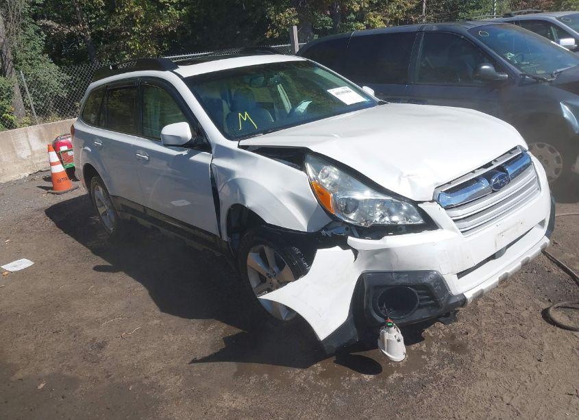 2013 Subaru Outback 3.6R LIMITED (VIN 4S4BRDKC6D2318692) main photo
