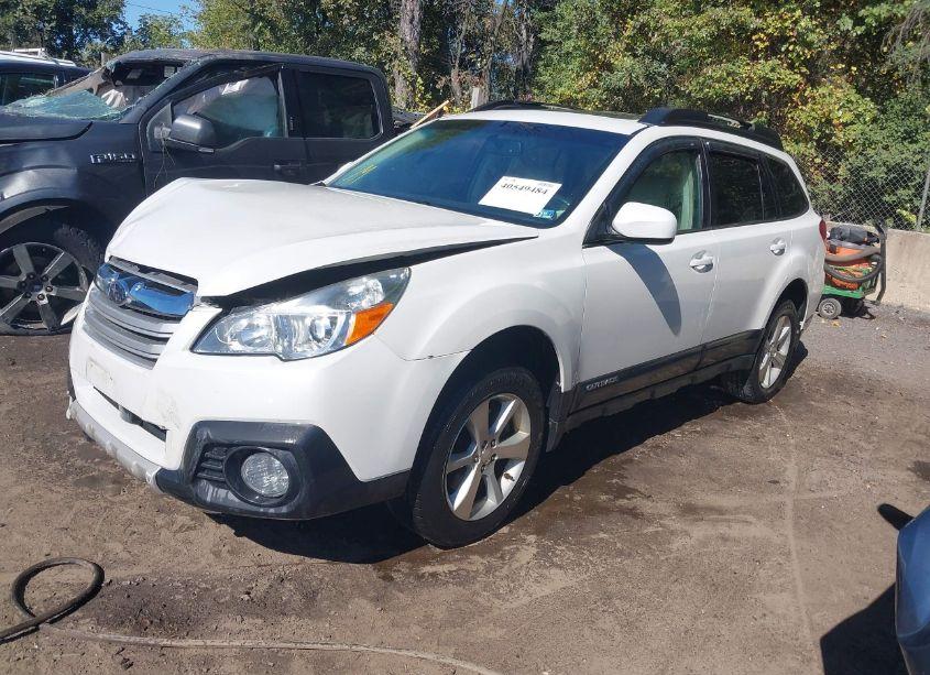 Photo 2 of 2013 Subaru Outback 3.6R LIMITED (VIN 4S4BRDKC6D2318692)