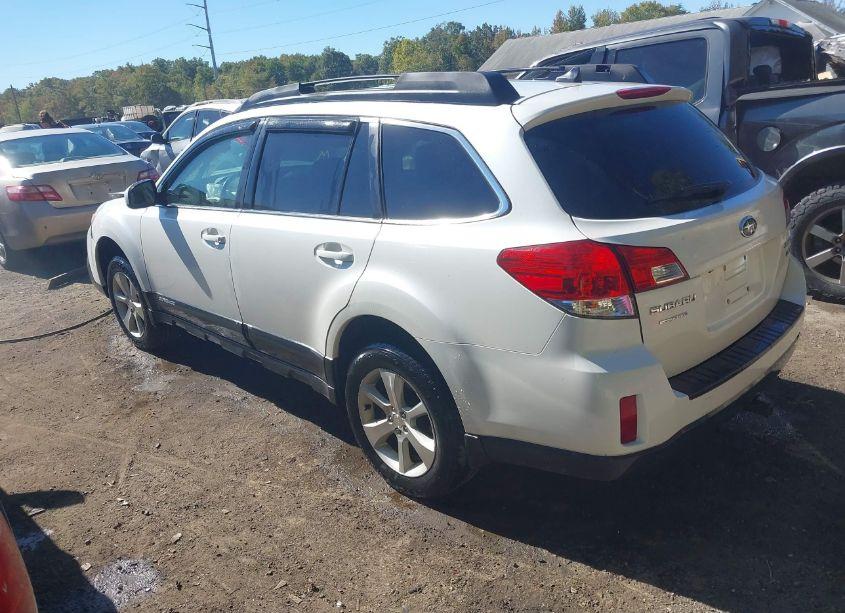 Photo 3 of 2013 Subaru Outback 3.6R LIMITED (VIN 4S4BRDKC6D2318692)