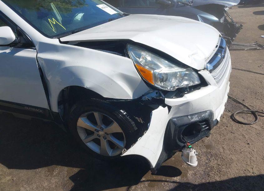 Photo 6 of 2013 Subaru Outback 3.6R LIMITED (VIN 4S4BRDKC6D2318692)