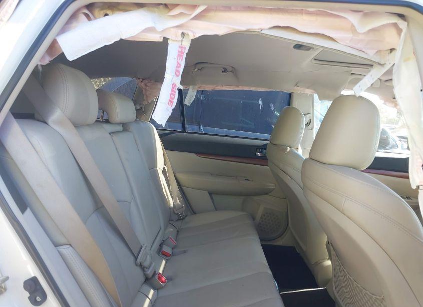 Photo 8 of 2013 Subaru Outback 3.6R LIMITED (VIN 4S4BRDKC6D2318692)