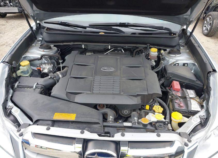 Photo 10 of 2013 Subaru Outback 3.6R LIMITED (VIN 4S4BRDKC7D2276601)