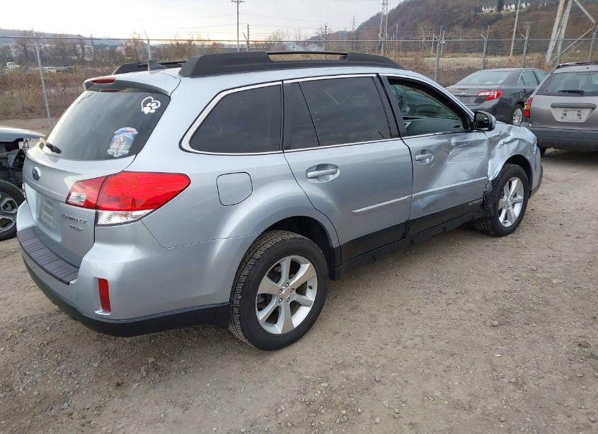 Photo 4 of 2013 Subaru Outback 3.6R LIMITED (VIN 4S4BRDKC7D2276601)