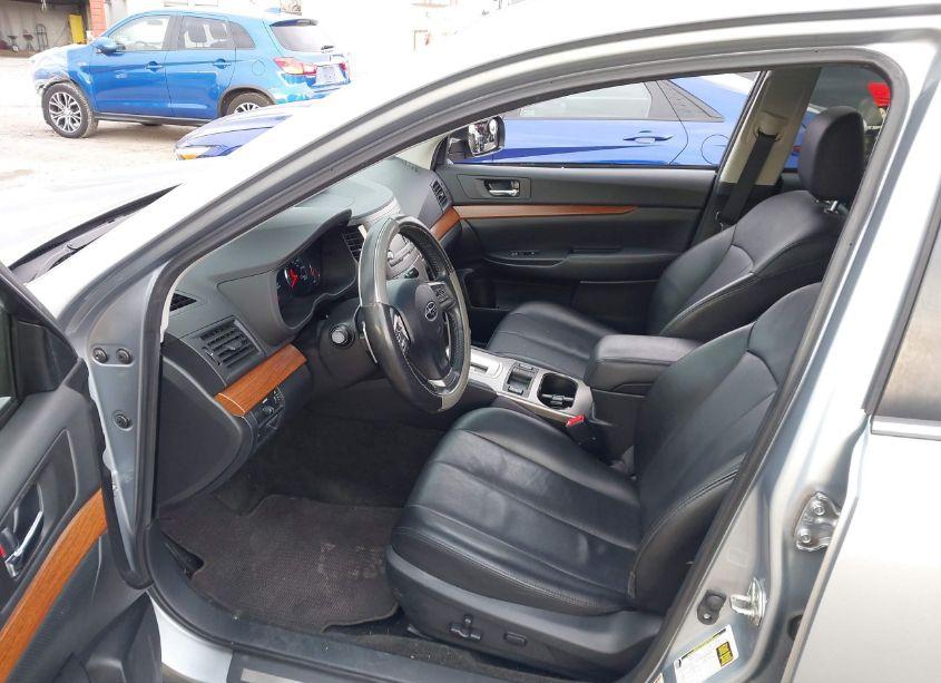 Photo 5 of 2013 Subaru Outback 3.6R LIMITED (VIN 4S4BRDKC7D2276601)