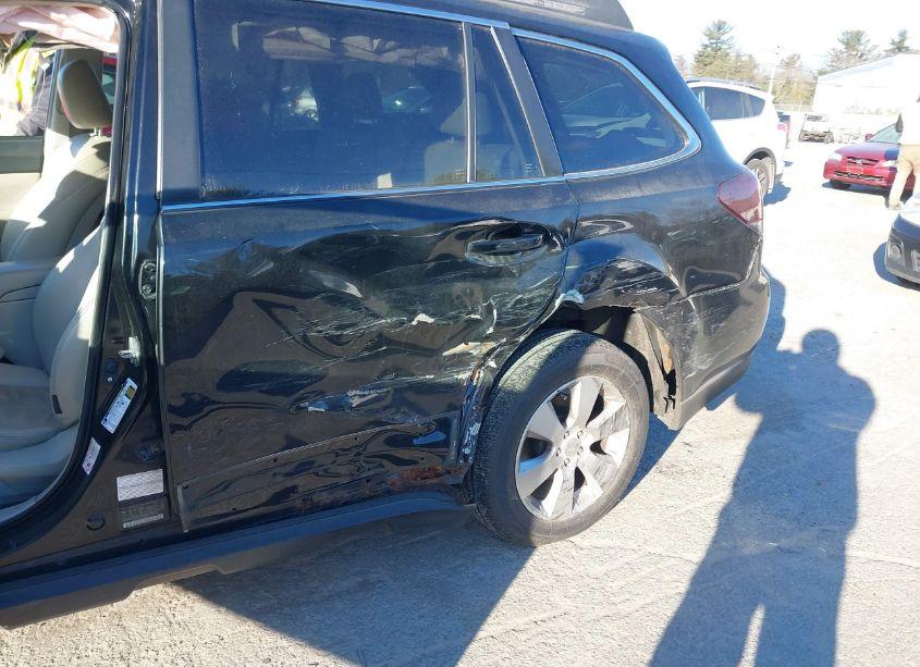 Photo 6 of 2011 Subaru Outback 3.6R LIMITED (VIN 4S4BRDKC8B2323941)