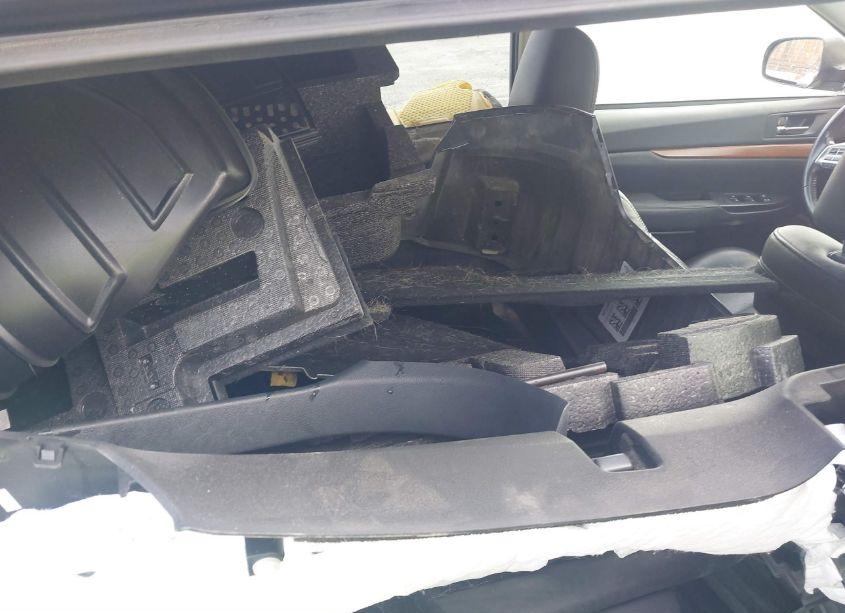 Photo 8 of 2013 Subaru Outback 3.6R LIMITED (VIN 4S4BRDKC8D2213104)