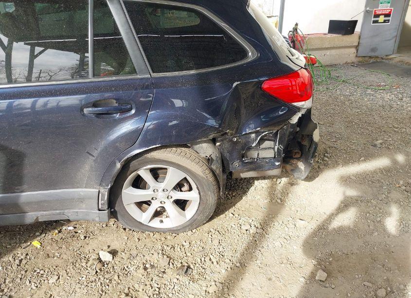 Photo 6 of 2013 Subaru Outback 3.6R LIMITED (VIN 4S4BRDKC9D2272534)