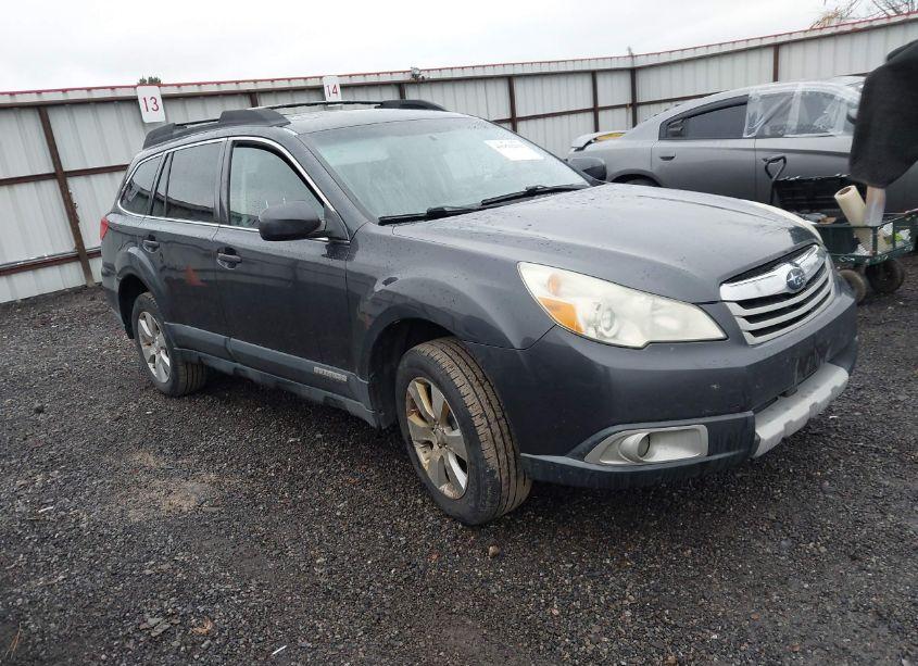 2011 Subaru Outback 3.6R LIMITED (VIN 4S4BRDKCXB2395059) main photo