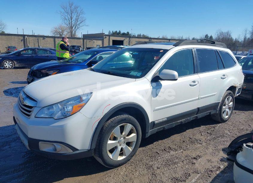 Photo 2 of 2011 Subaru Outback 3.6R LIMITED (VIN 4S4BRDLC1B2362000)