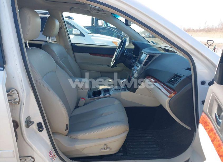 Photo 5 of 2011 Subaru Outback 3.6R LIMITED (VIN 4S4BRDLC1B2362000)