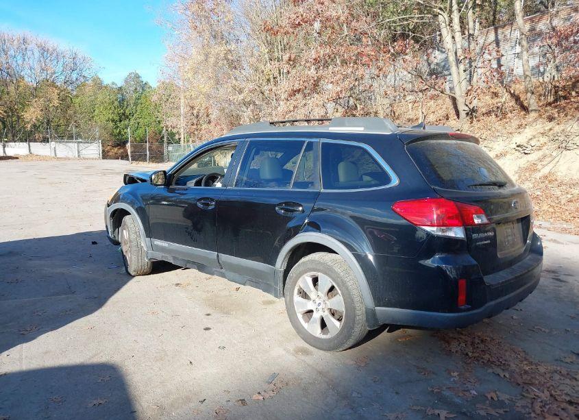 Photo 3 of 2011 Subaru Outback 3.6R LIMITED (VIN 4S4BRDLC1B2424026)