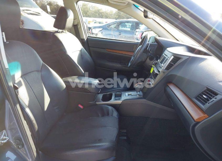 Photo 5 of 2014 Subaru Outback 3.6R LIMITED (VIN 4S4BRDLC2E2225362)