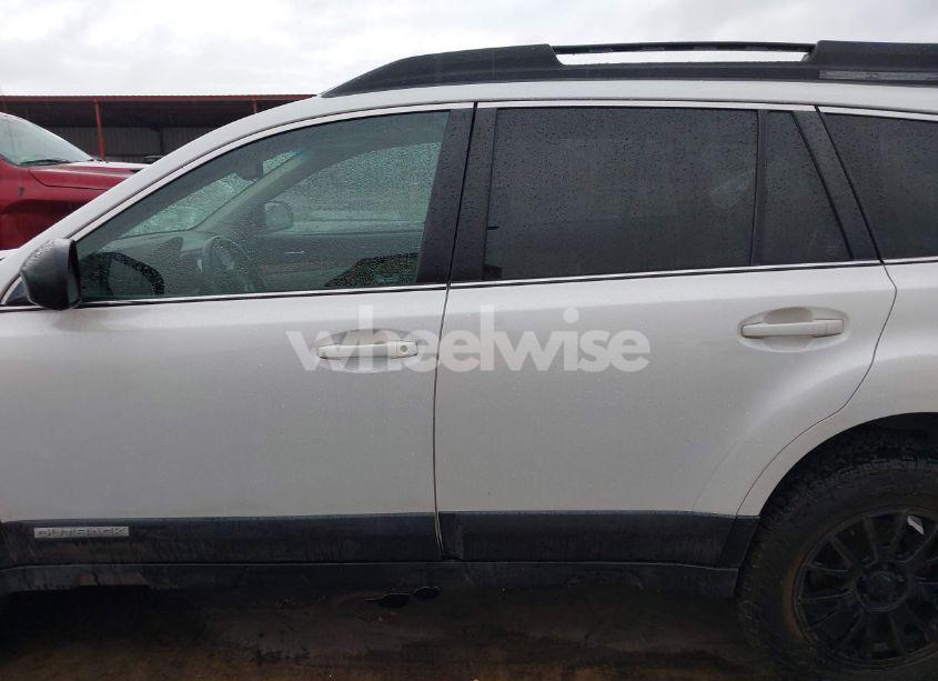 Photo 14 of 2010 Subaru Outback 3.6R LIMITED (VIN 4S4BRDLC3A2354527)