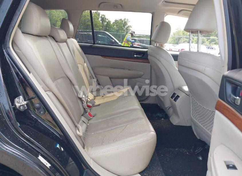 Photo 8 of 2014 Subaru Outback 3.6R LIMITED (VIN 4S4BRDLC4E2280332)