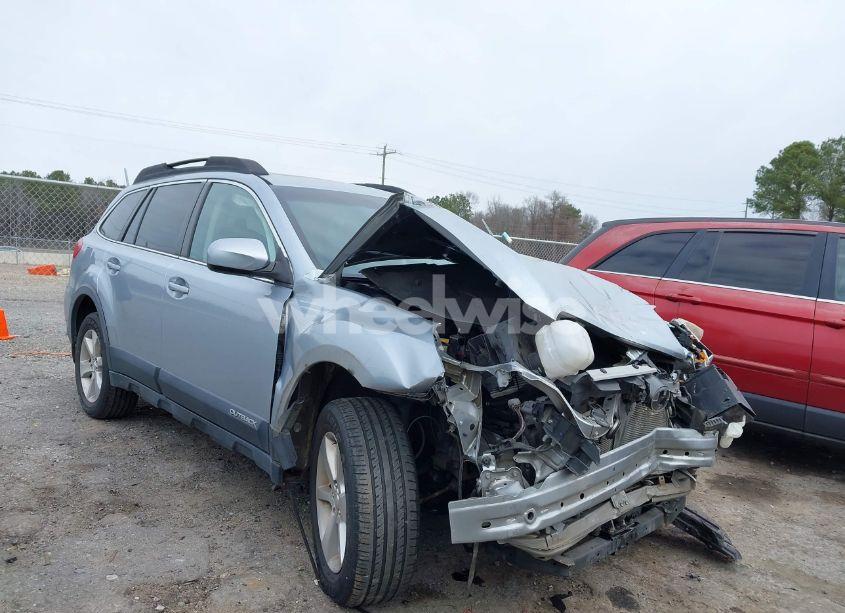 2014 Subaru Outback 3.6R LIMITED (VIN 4S4BRDLC6E2327537) main photo