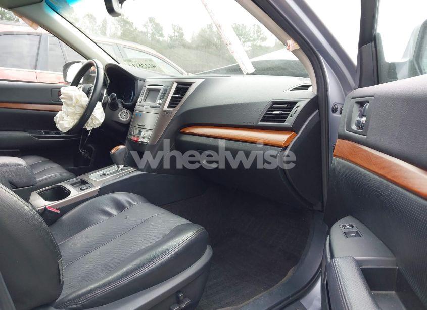 Photo 5 of 2014 Subaru Outback 3.6R LIMITED (VIN 4S4BRDLC6E2327537)