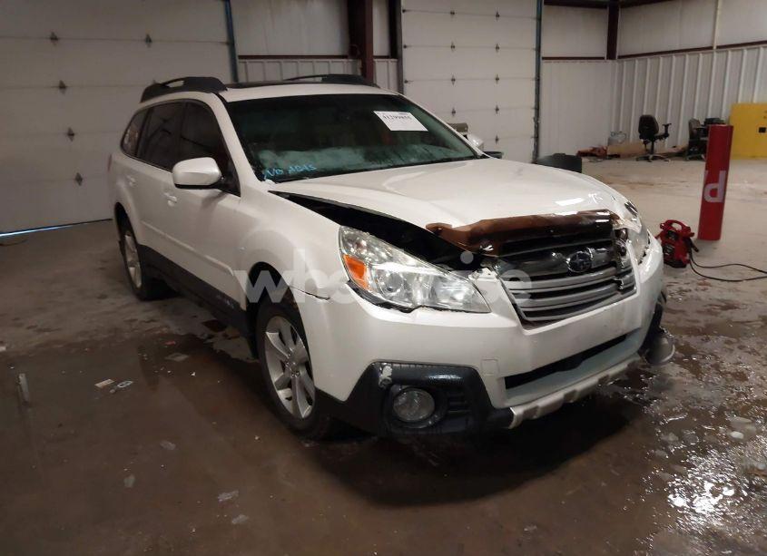 2014 Subaru Outback 3.6R LIMITED (VIN 4S4BRDLC7E2290658) main photo