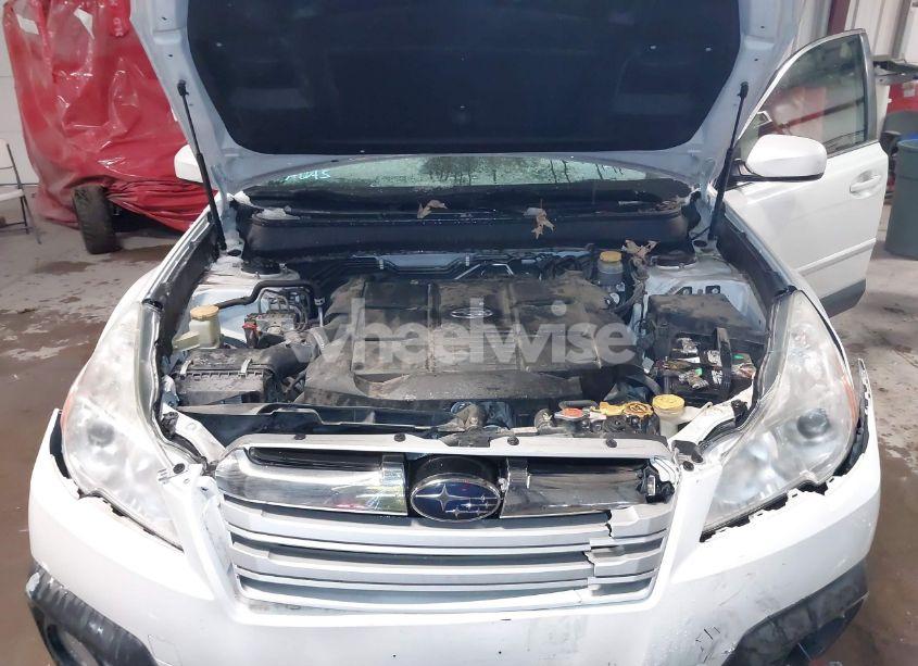Photo 10 of 2014 Subaru Outback 3.6R LIMITED (VIN 4S4BRDLC7E2290658)