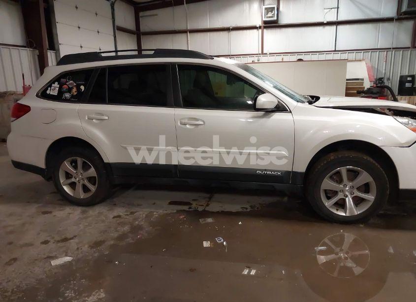 Photo 12 of 2014 Subaru Outback 3.6R LIMITED (VIN 4S4BRDLC7E2290658)