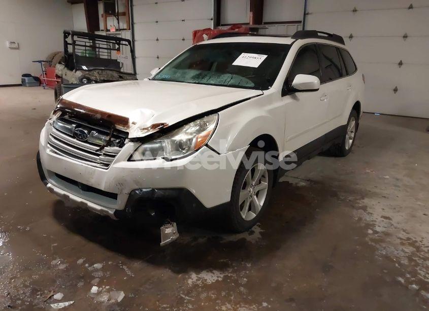 Photo 2 of 2014 Subaru Outback 3.6R LIMITED (VIN 4S4BRDLC7E2290658)