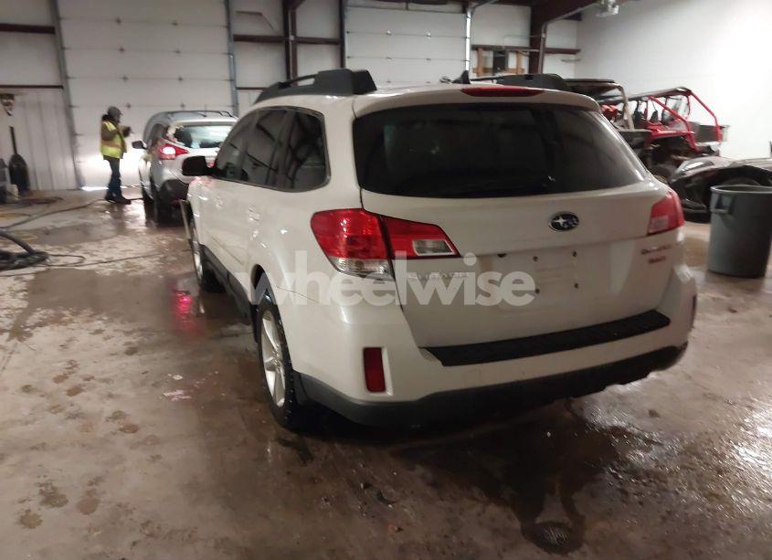 Photo 3 of 2014 Subaru Outback 3.6R LIMITED (VIN 4S4BRDLC7E2290658)