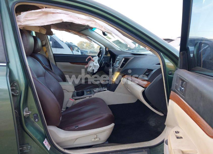 Photo 5 of 2014 Subaru Outback 3.6R LIMITED (VIN 4S4BRDLC9E2213774)