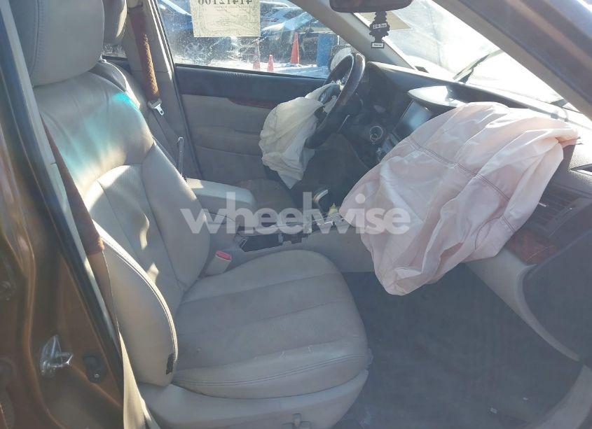 Photo 5 of 2011 Subaru Outback 3.6R LIMITED (VIN 4S4BRDLCXB2441830)