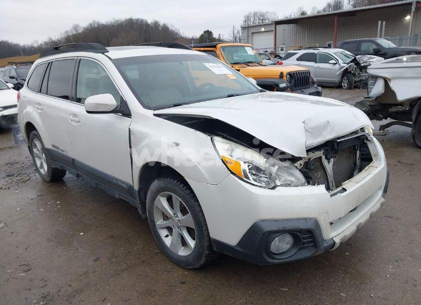 2014 Subaru Outback 3.6R LIMITED (VIN 4S4BRDLCXE2206560) main photo